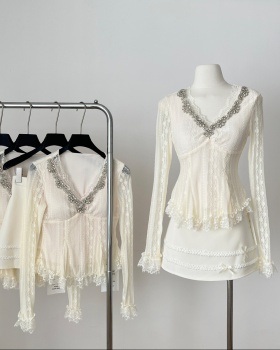 V-neck rhinestone tops lace skirt a set