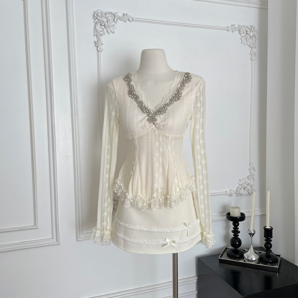 V-neck rhinestone tops lace skirt a set