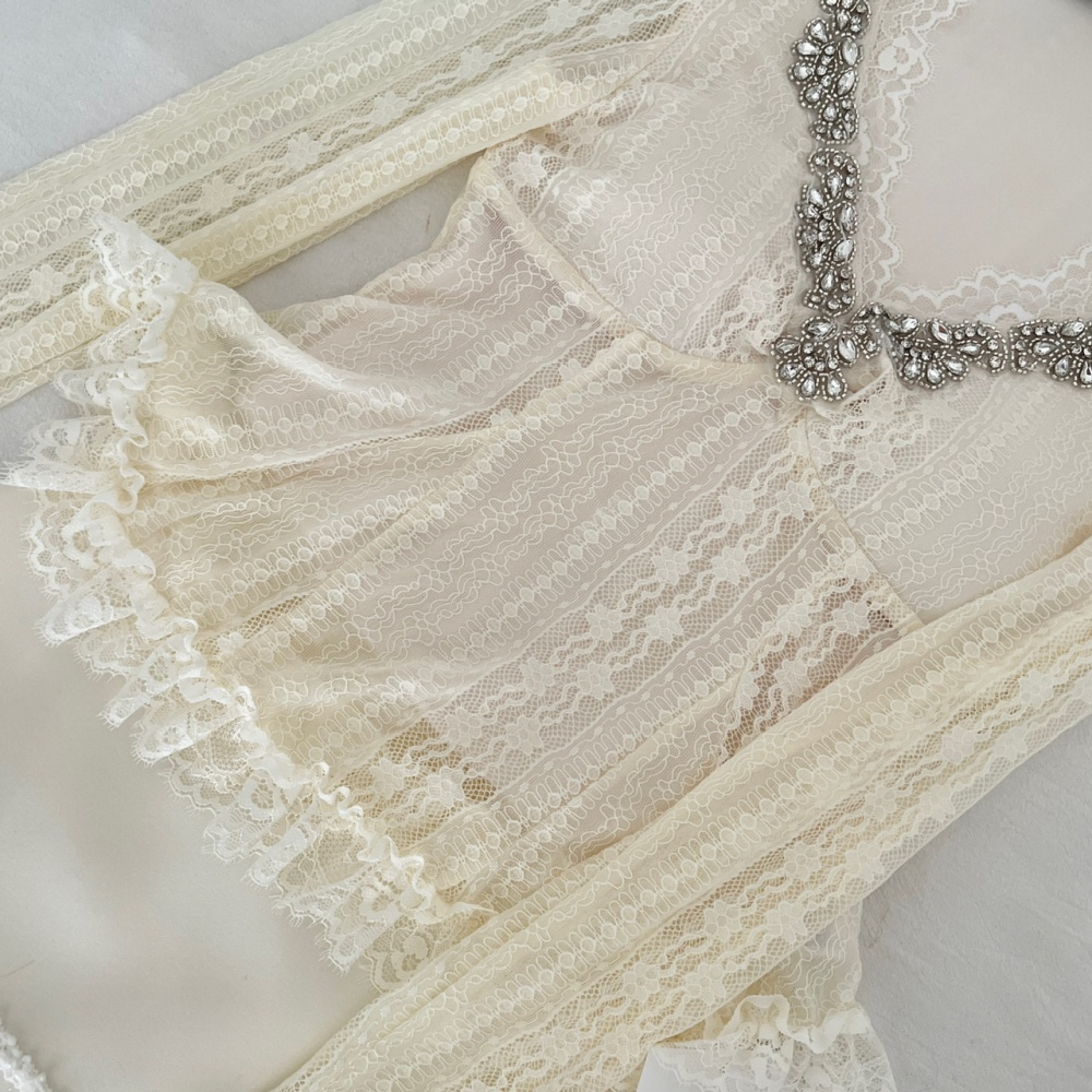 V-neck rhinestone tops lace skirt a set