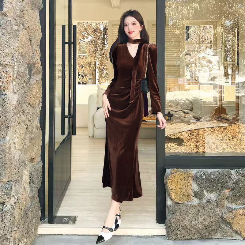Temperament fashion long dress package hip golden velvet dress