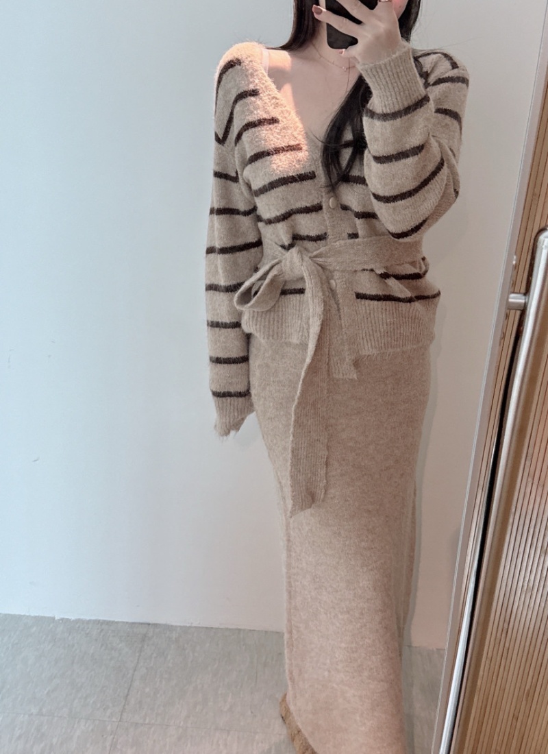 Lazy streamer skirt Korean style stripe sweater for women