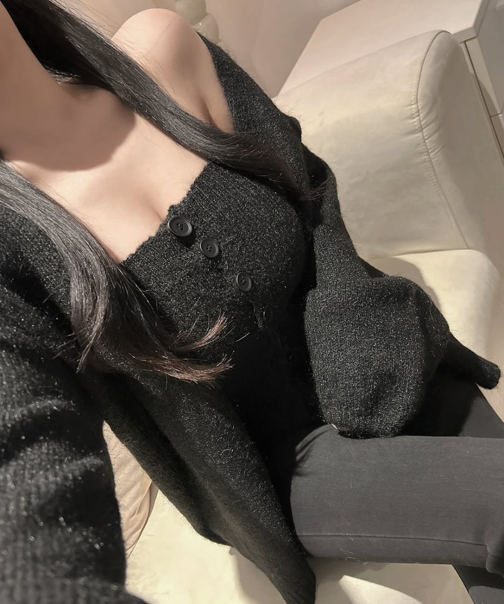 Knitted cardigan wrapped chest vest a set for women