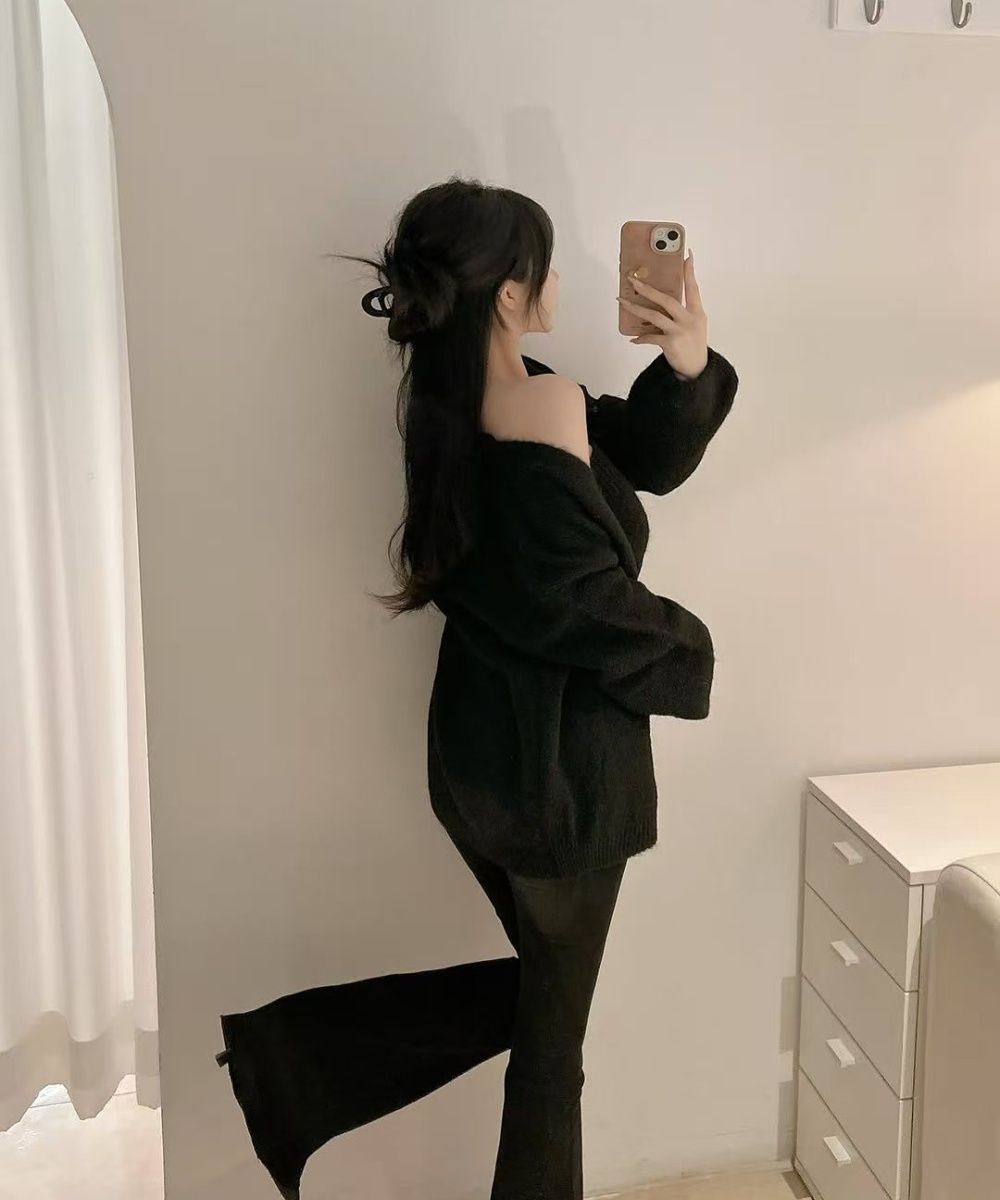 Knitted cardigan wrapped chest vest a set for women