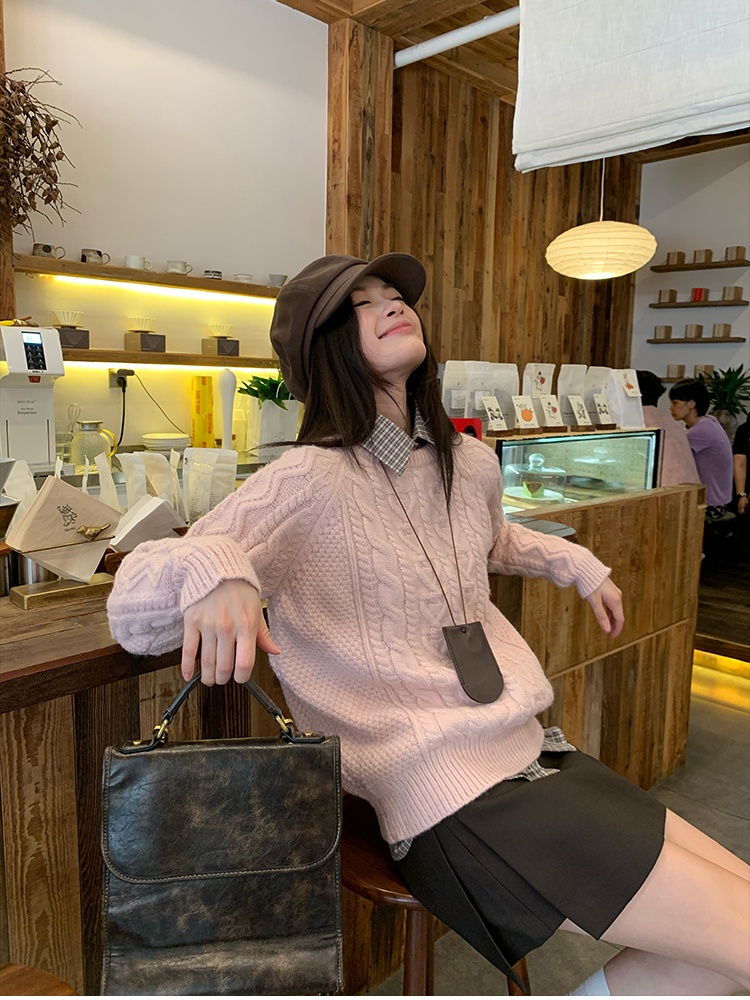 Winter pink loose sweater wears outside thick lazy tops