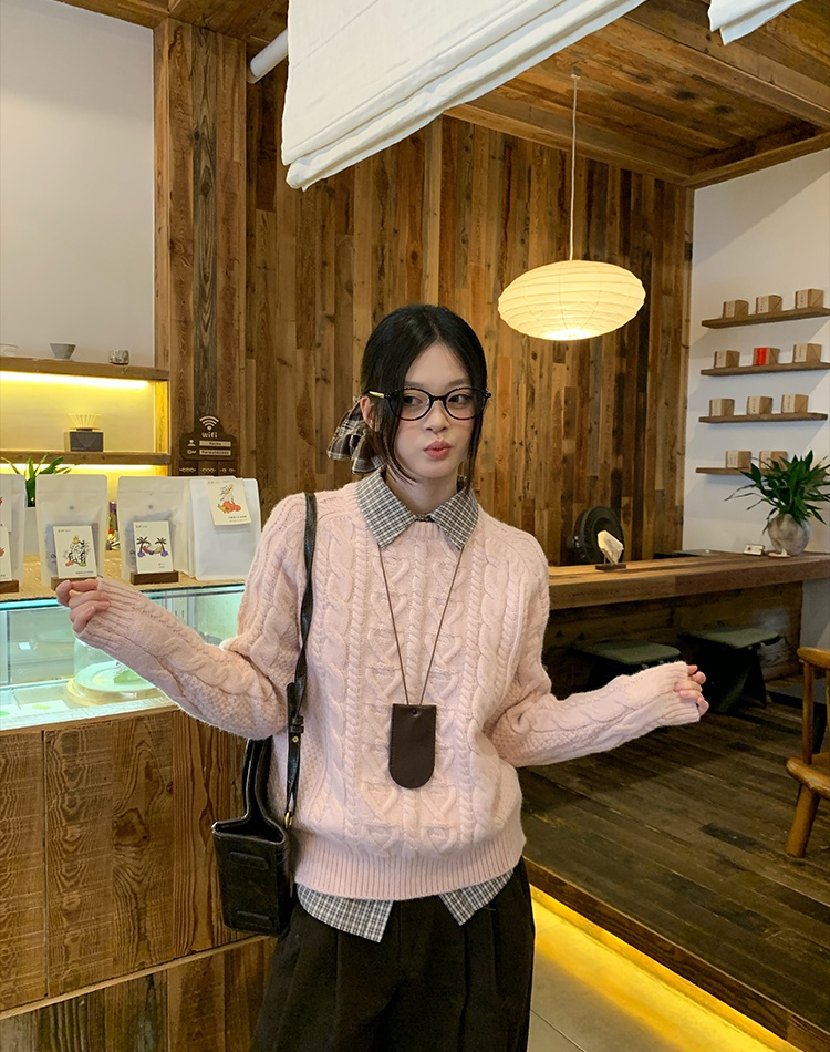 Winter pink loose sweater wears outside thick lazy tops