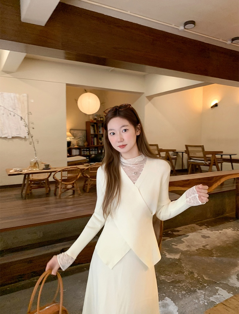 Autumn and winter enticement bottoming shirt lace tops