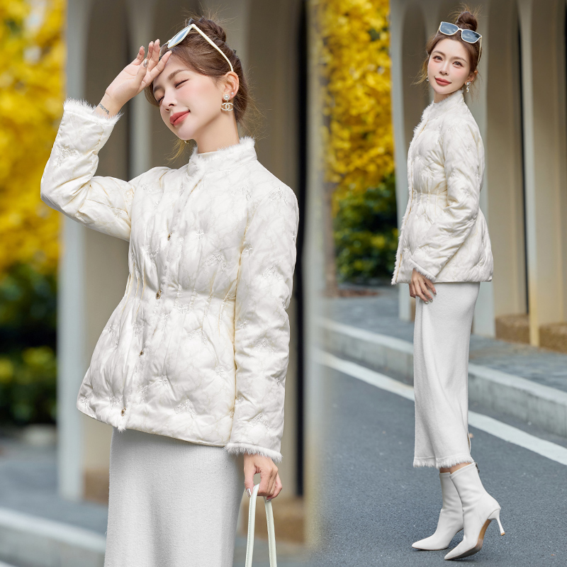 Pinched waist winter duck down embroidery down coat