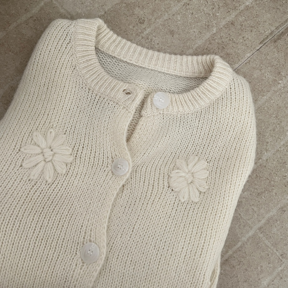 Stereoscopic sweater cardigan a set for women