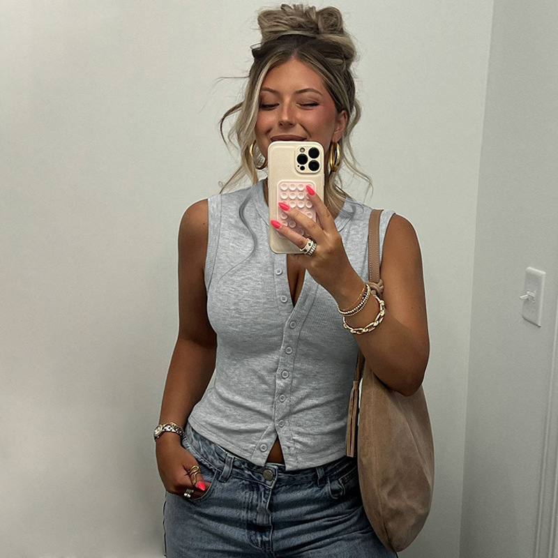 Fashion European style cardigan buckle knitted vest