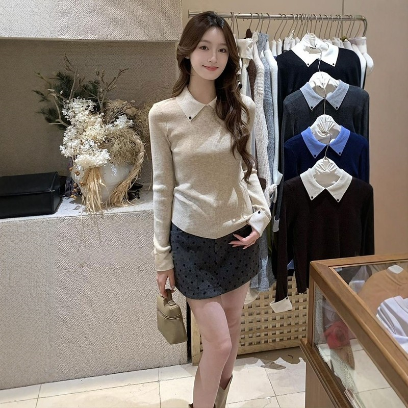 Wears outside sweater bottoming shirt for women