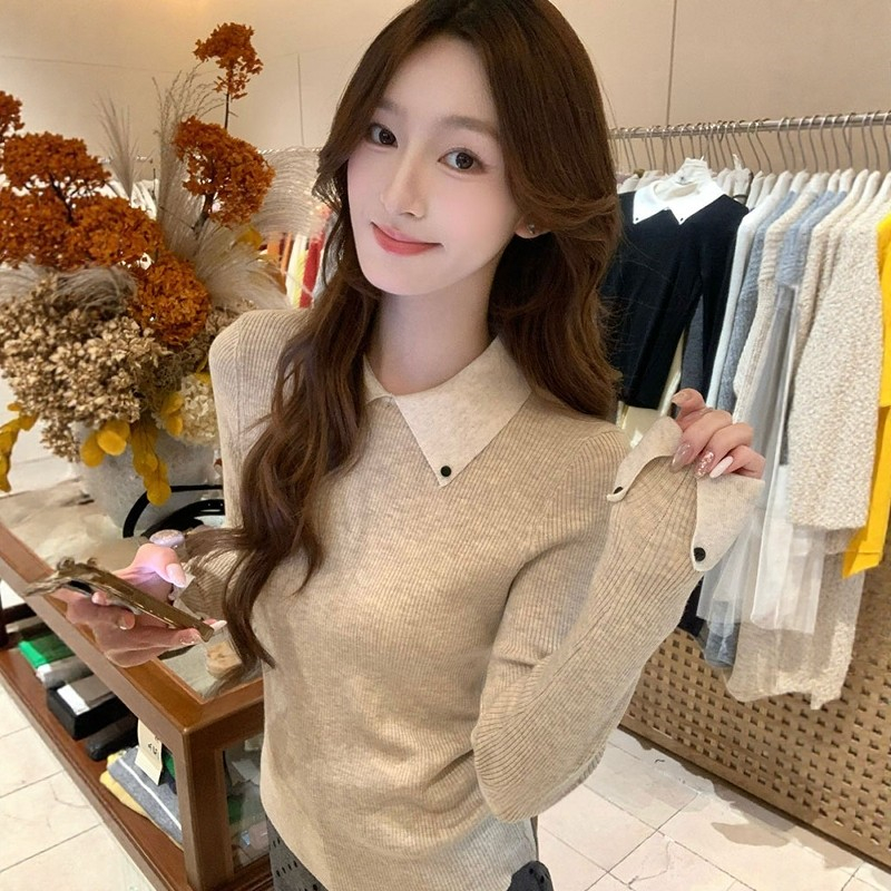 Wears outside sweater bottoming shirt for women