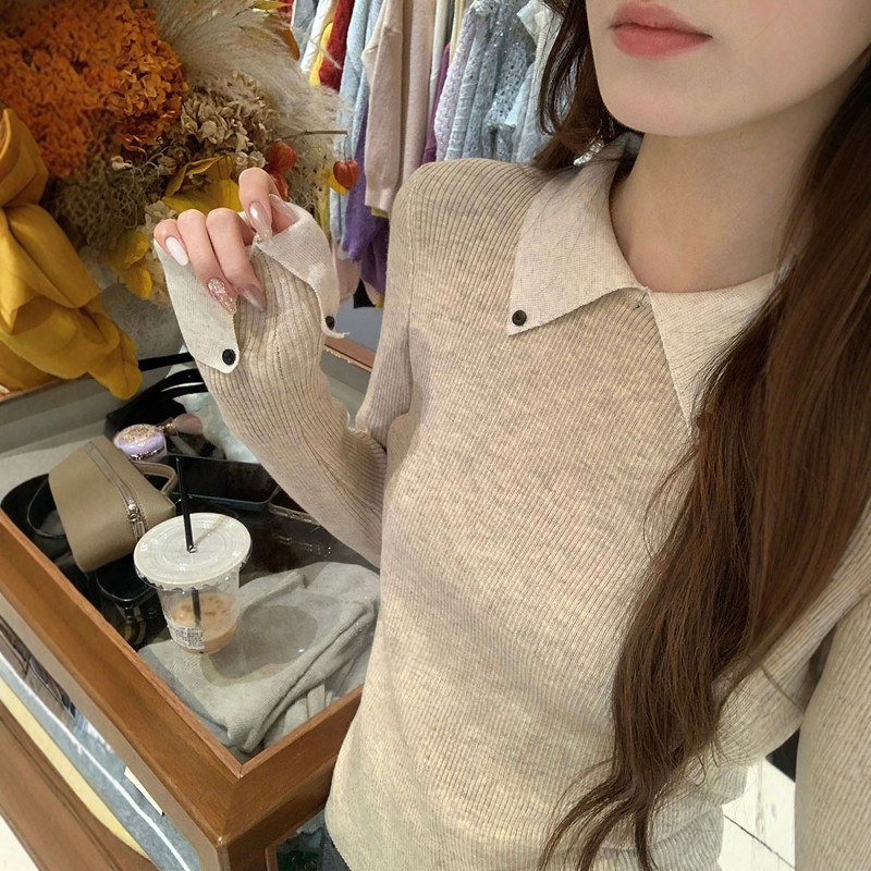 Wears outside sweater bottoming shirt for women