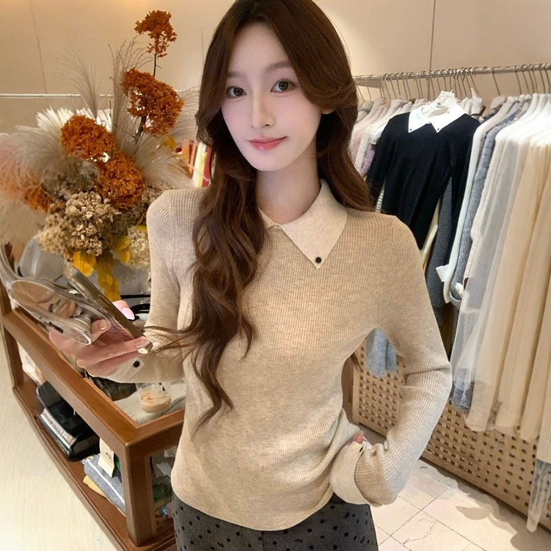 Wears outside sweater bottoming shirt for women