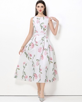 Sleeveless clipping stereoscopic dress