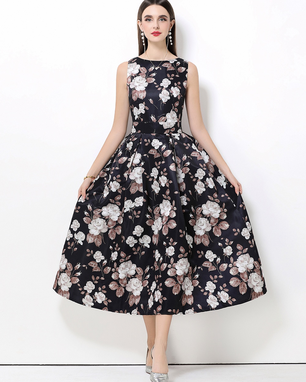 Sleeveless stereoscopic high waist clipping pinched waist dress