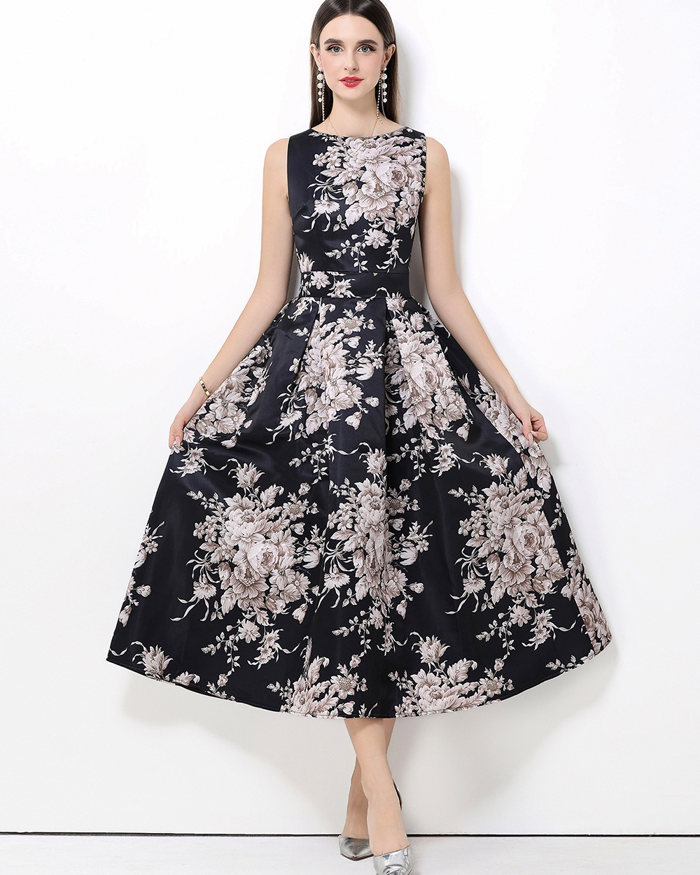 Sleeveless high waist pinched waist A-line dress