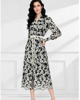 Embroidered frenum vacation V-neck lace spring dress