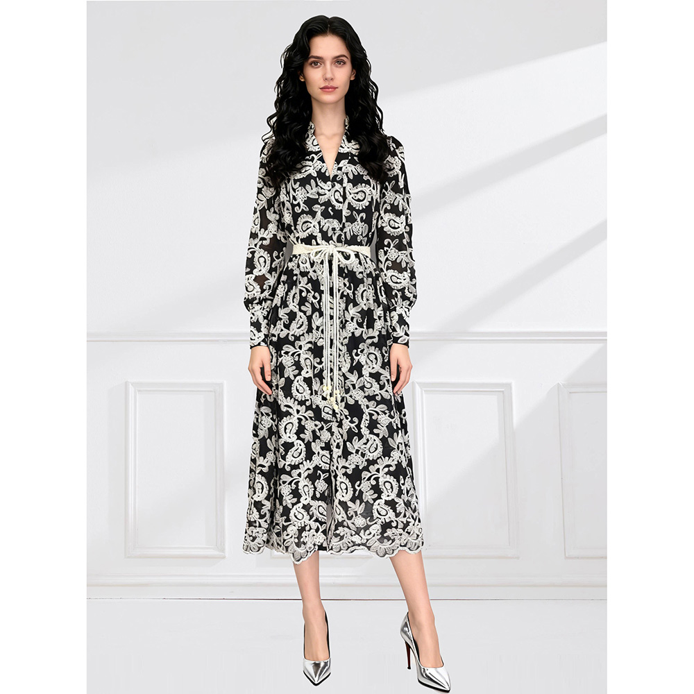 Embroidered frenum vacation V-neck lace spring dress