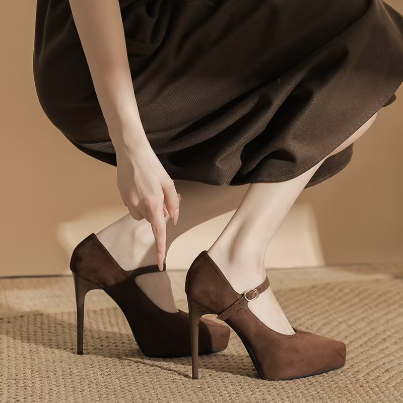 Low pointed platform fine-root high-heeled shoes