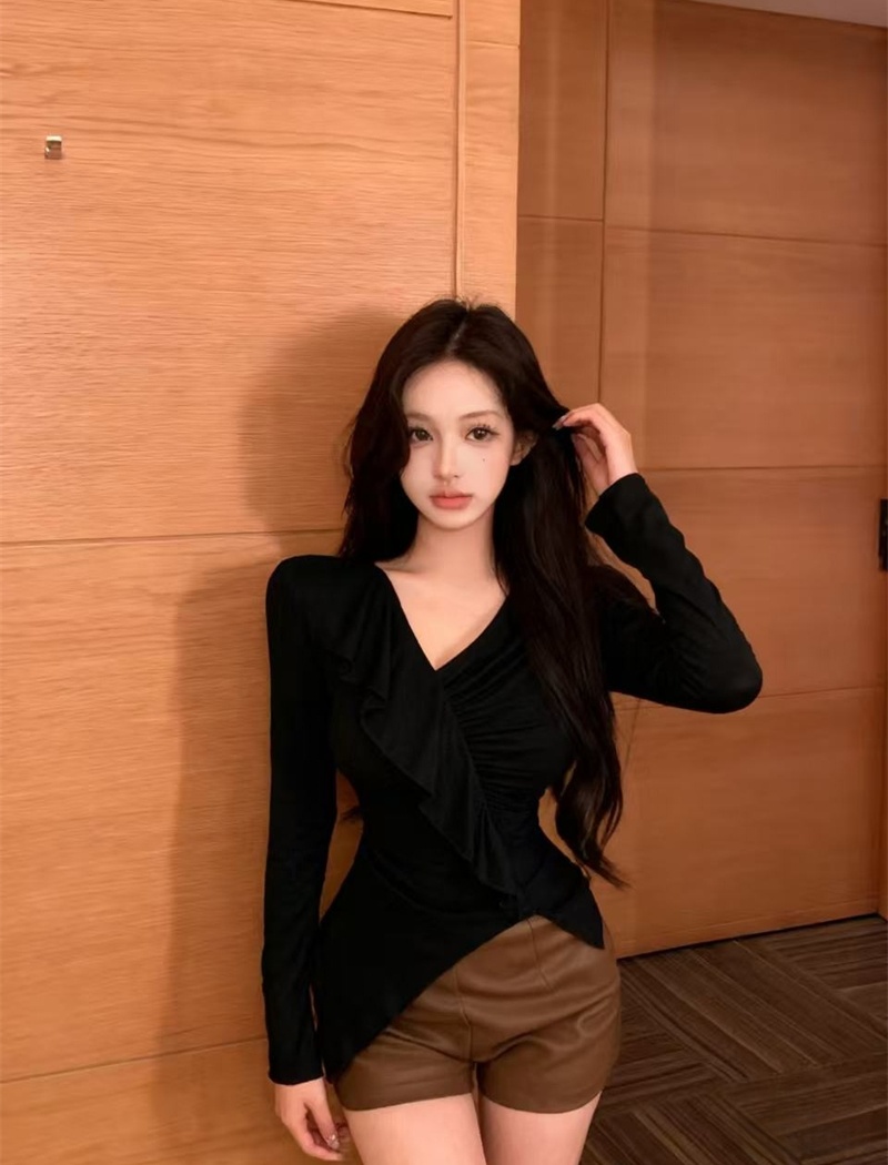 Temperament niche fashion fold V-neck T-shirt