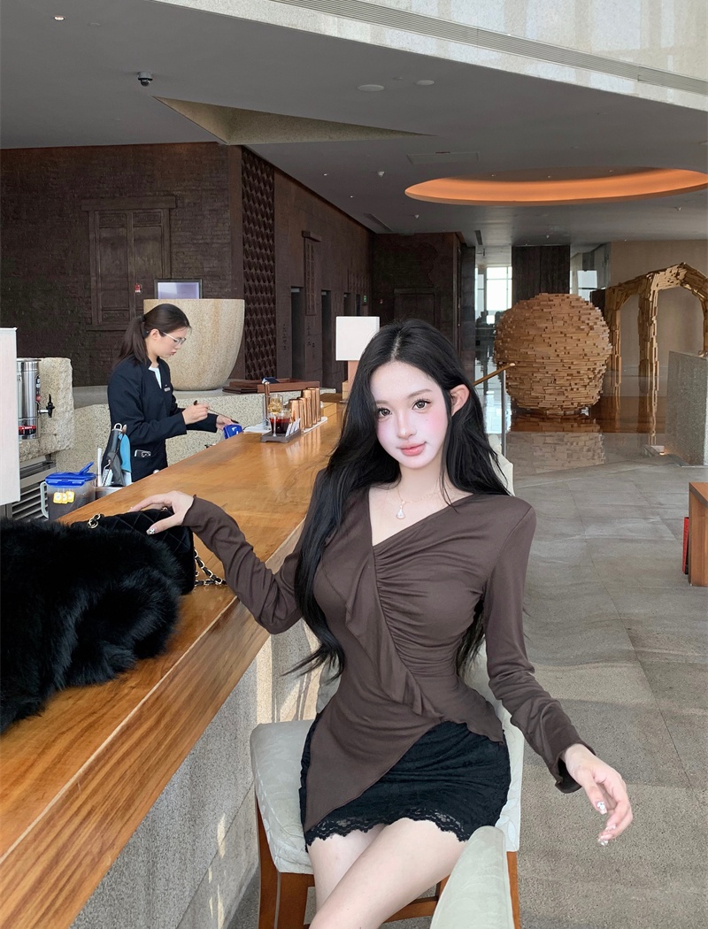 Temperament niche fashion fold V-neck T-shirt