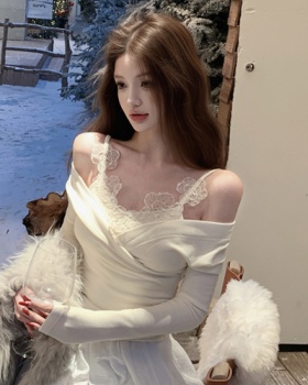 V-neck flowers T-shirt lace sling tops a set for women