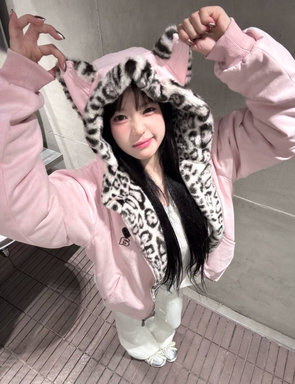 Suede hooded broadcloth coat for women