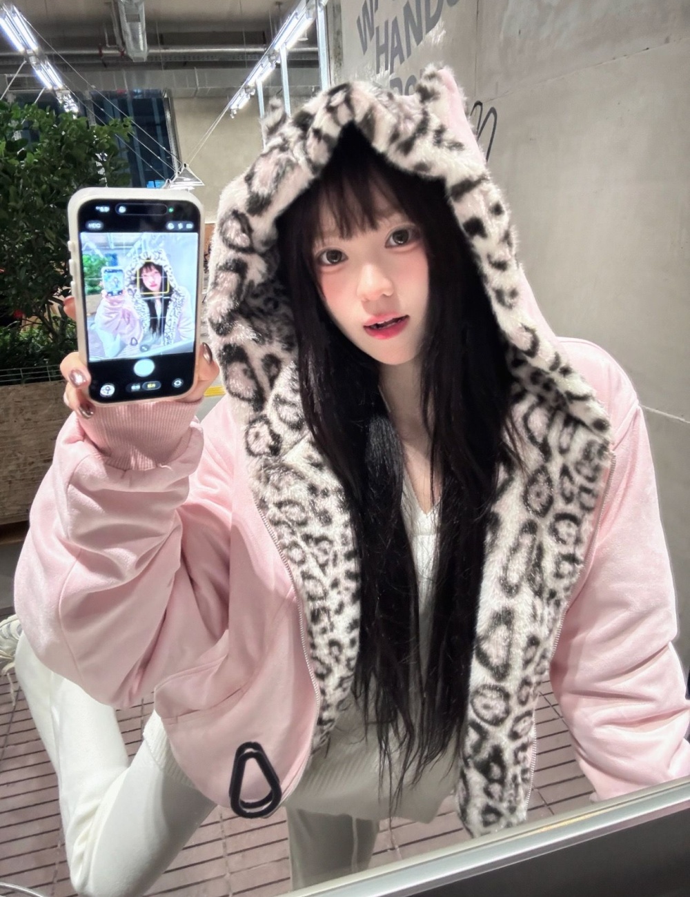 Suede hooded broadcloth coat for women