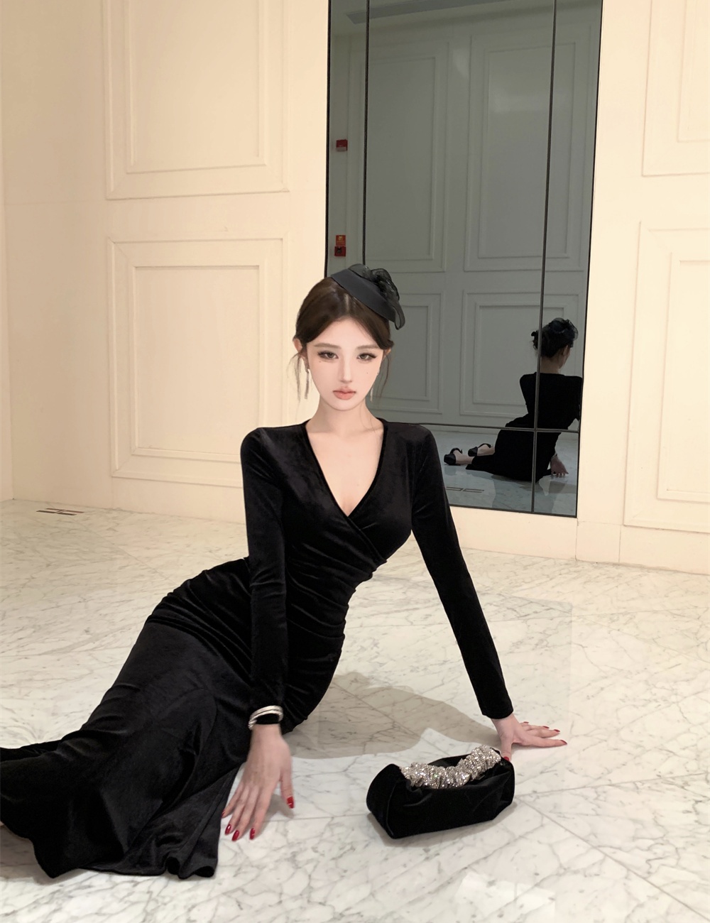 Velvet pinched waist autumn and winter slim V-neck dress