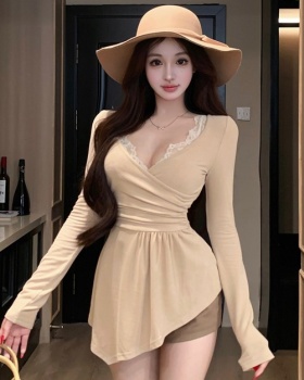 Lace V-neck splice long sleeve slim bottoming shirt