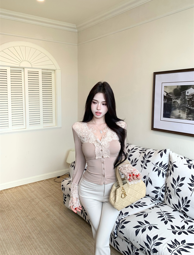 Enticement splice lace bottoming shirt