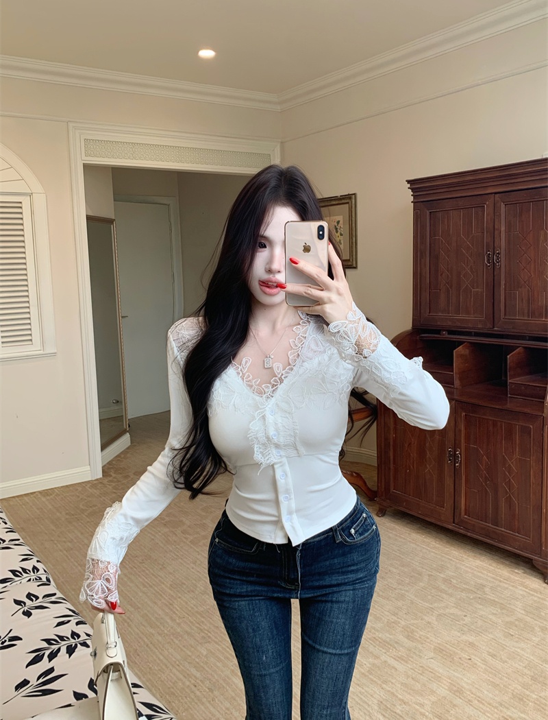 Enticement splice lace bottoming shirt