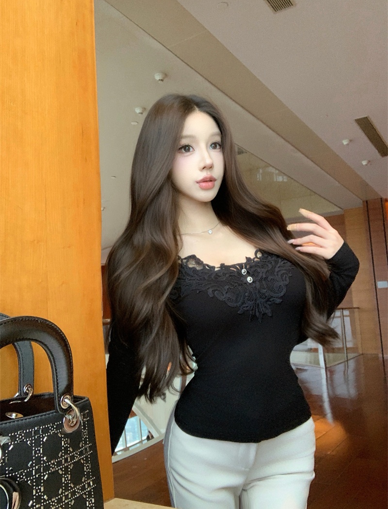 Inside the ride enticement V-neck knitted lace tops