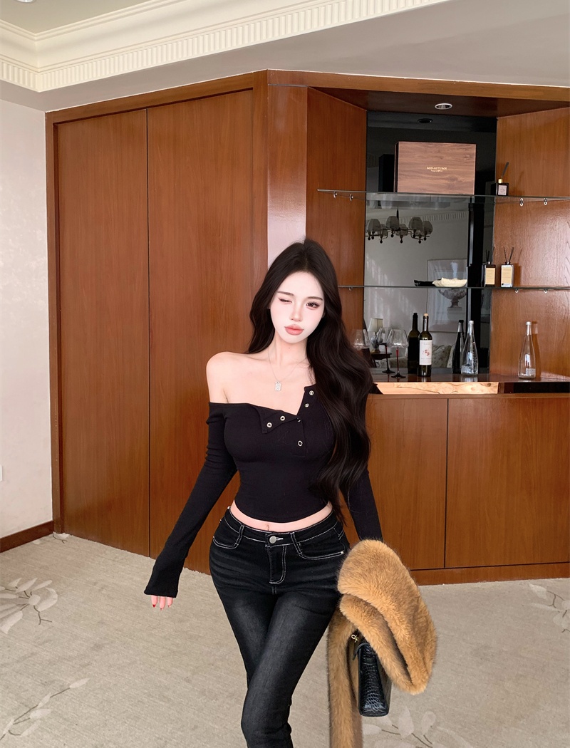 Long sleeve sexy bottoming sloping shoulder T-shirt