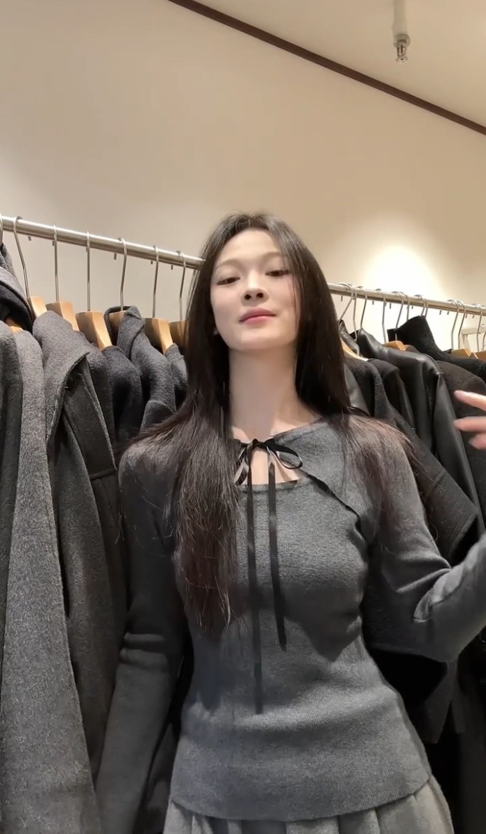 Unique Korean style inside the ride bottoming shirt for women