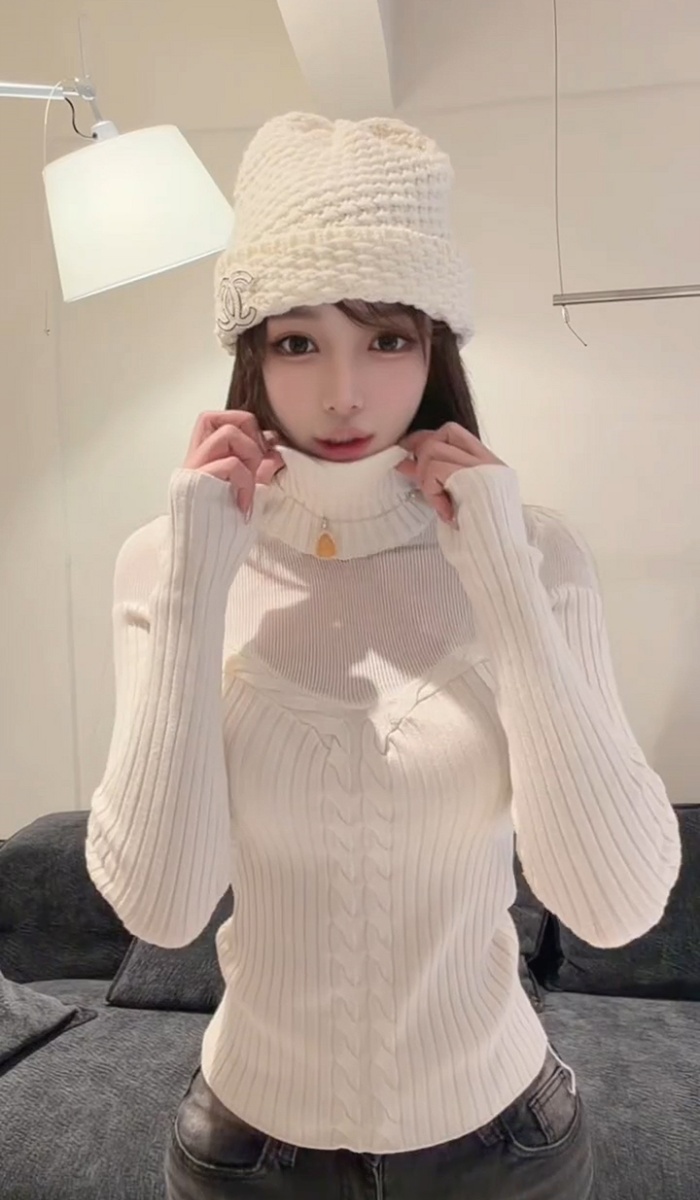 Pinched waist bottoming slim hollow inside the ride sweater