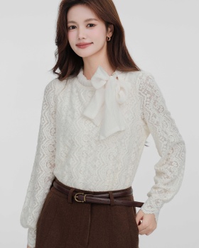 Autumn and winter round neck bow shirt apricot loose tops