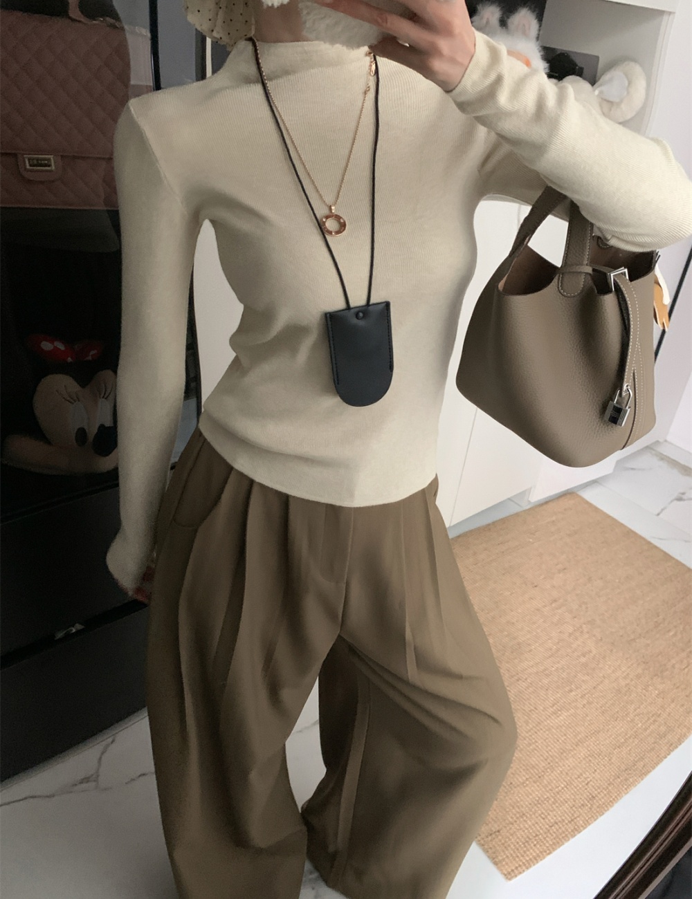 Stand collar inside the ride tops knitted sweater