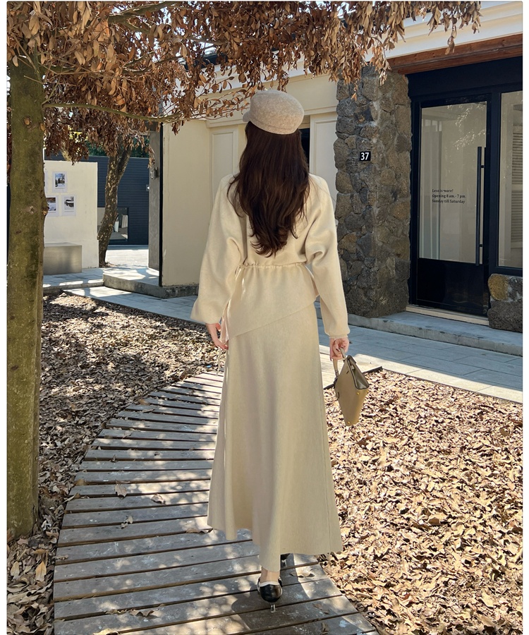 Knitted autumn and winter tops high collar skirt a set