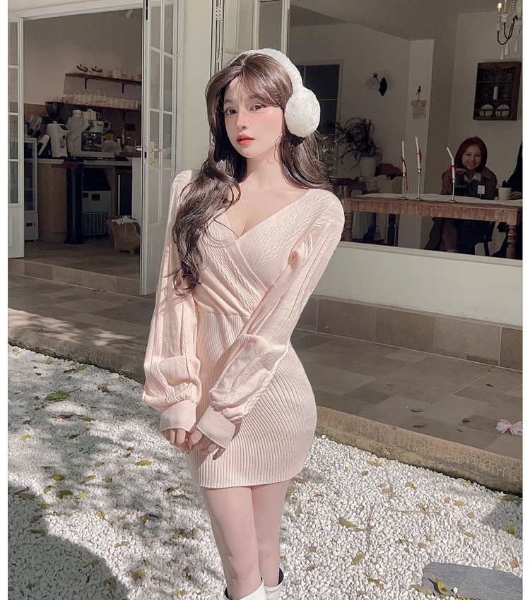 Flat shoulder knitted long sleeve autumn and winter dress