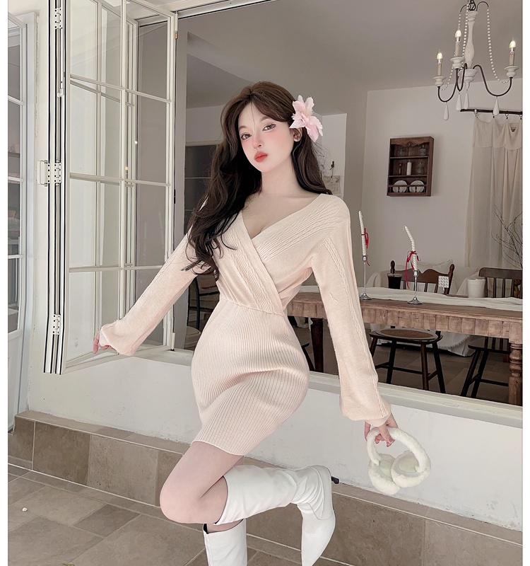 Flat shoulder knitted long sleeve autumn and winter dress