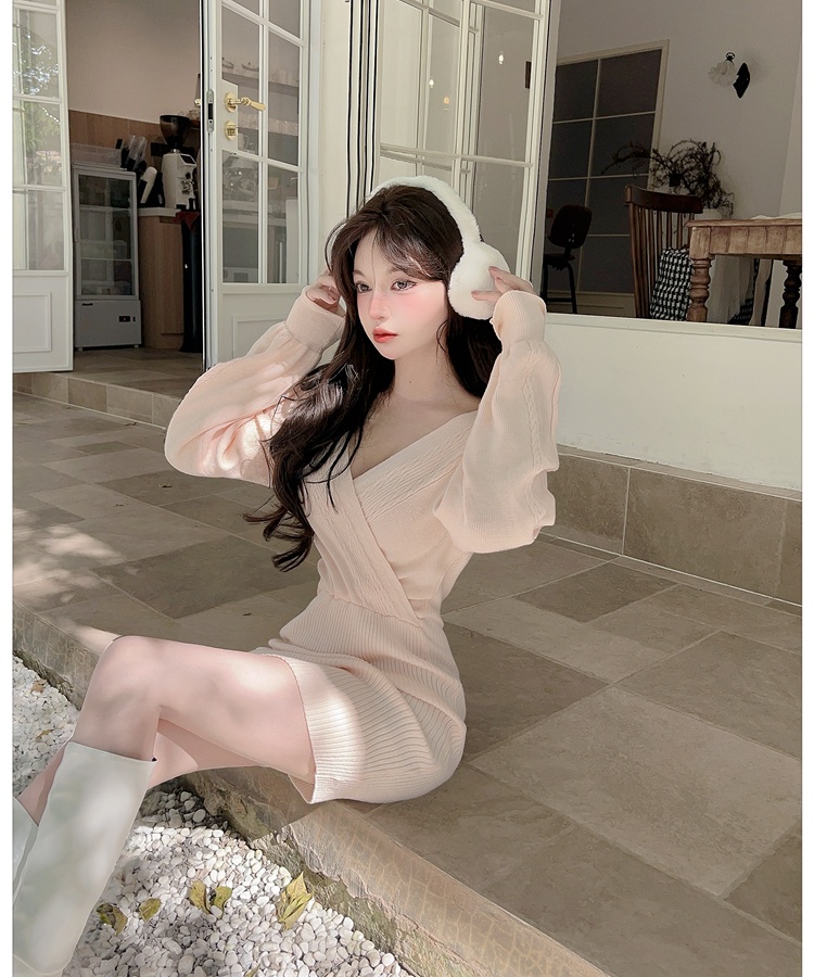 Flat shoulder knitted long sleeve autumn and winter dress