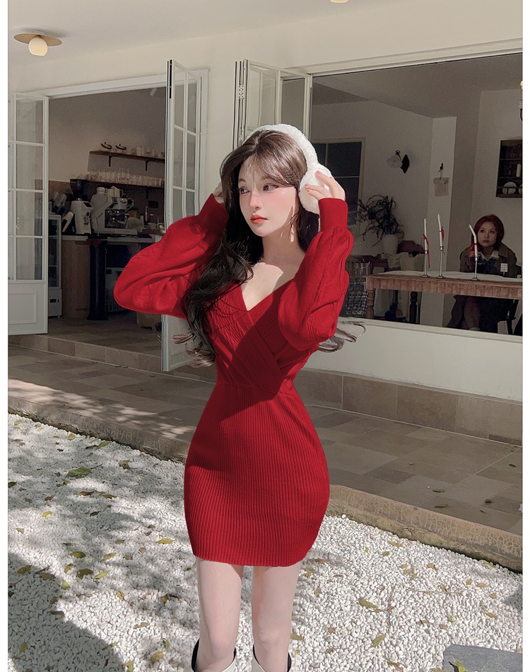 Flat shoulder knitted long sleeve autumn and winter dress