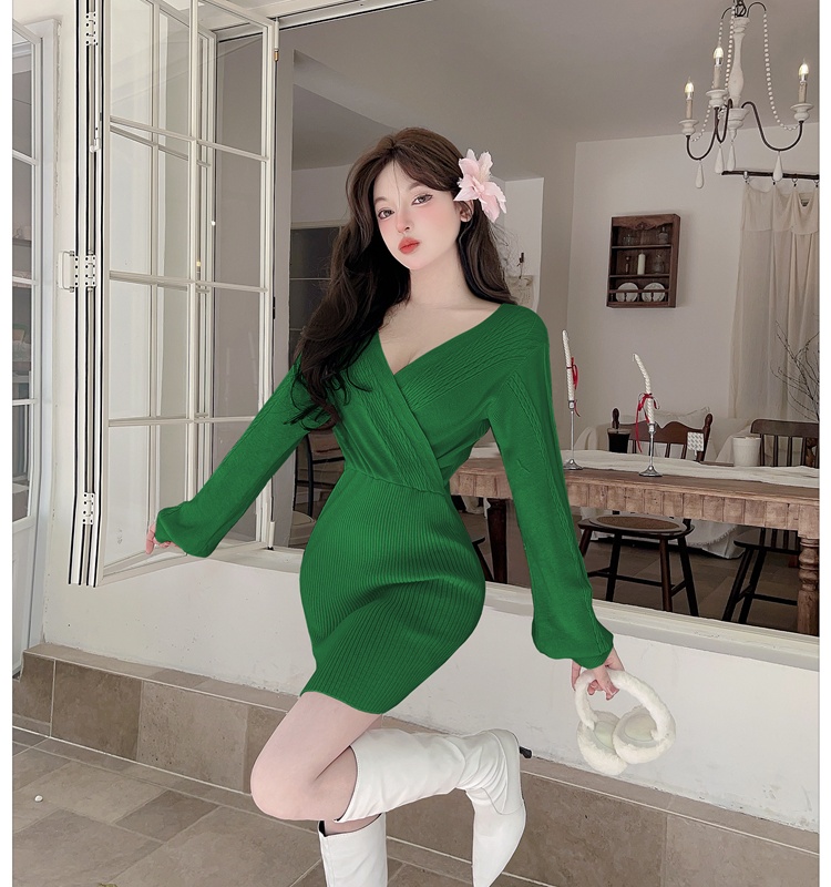 Flat shoulder knitted long sleeve autumn and winter dress