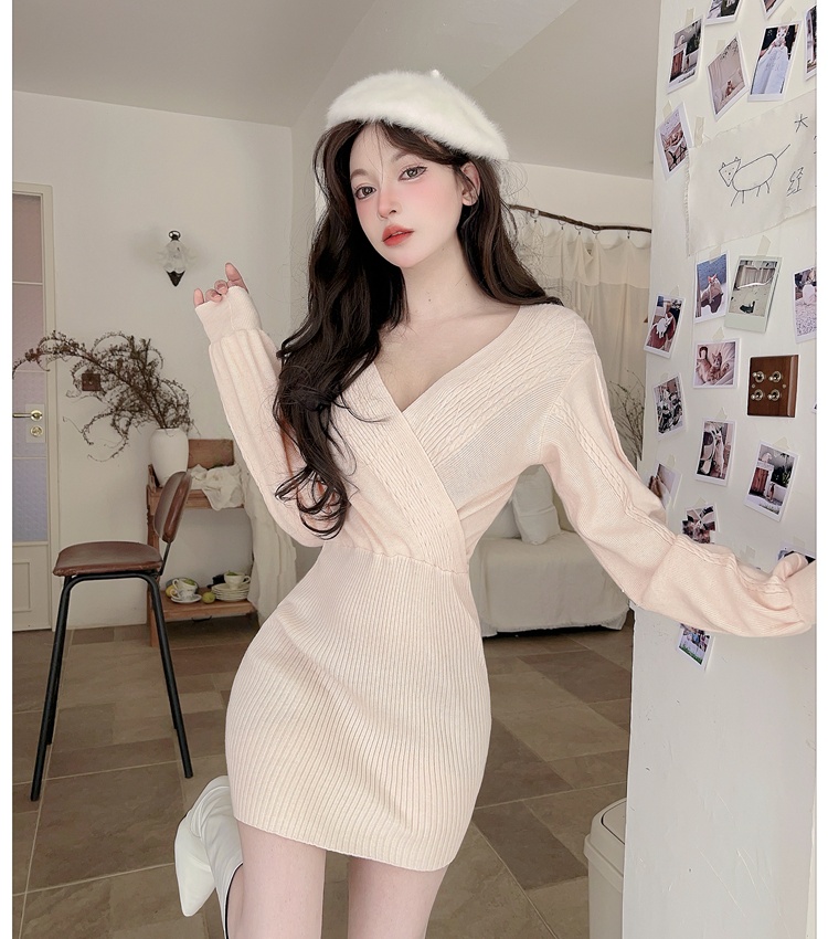 Flat shoulder knitted long sleeve autumn and winter dress