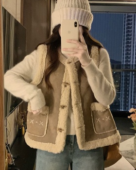 Wear winter coat imitation of suede ireland waistcoat