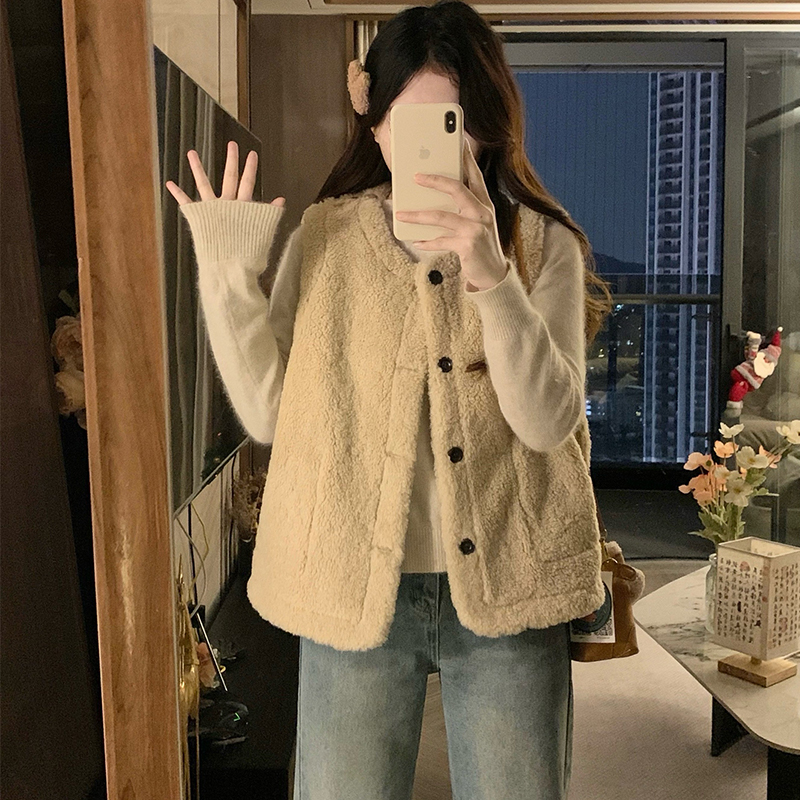 Wear winter coat imitation of suede ireland waistcoat