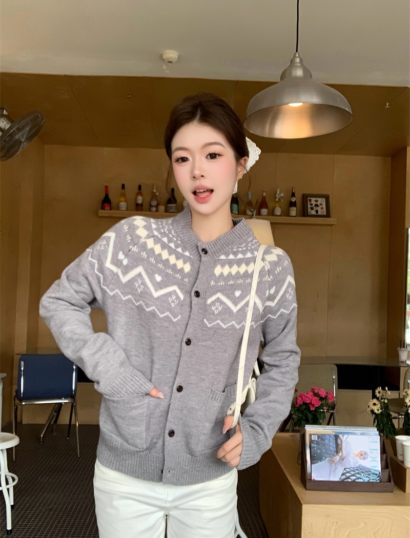 Slim round neck cardigan jacquard sweater for women
