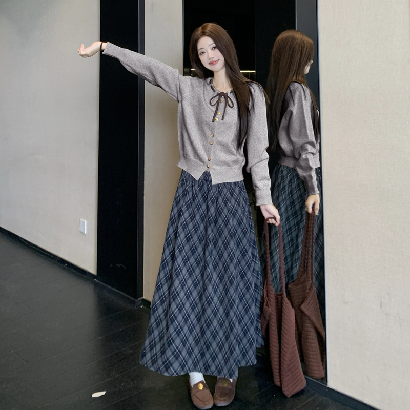 Large yard plaid skirt Korean style sweater 2pcs set