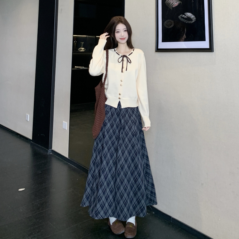 Large yard plaid skirt Korean style sweater 2pcs set